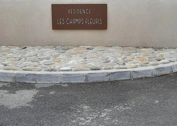 Superbe 2 P Idealement Situe